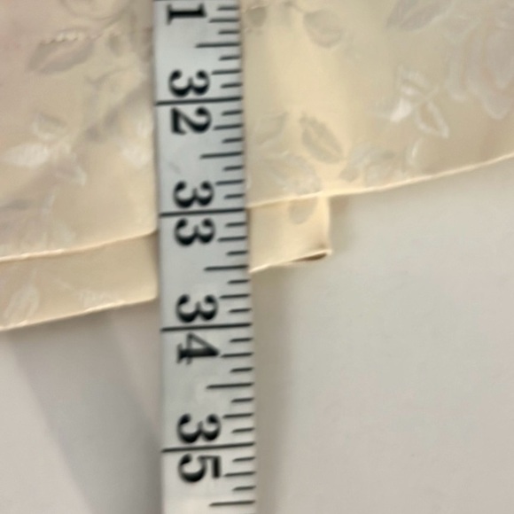 NWT,Fashion Nova, Jasmine Tea
Babydoll Dress in Soft Cream, Size Medium - Picture 10 of 10